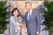 梦见小鸡王毅会见尼泊尔外长阿祖